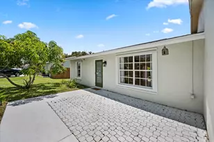 143 Bobwhite Rd, Royal Palm Beach, FL 33411 - Photo 2