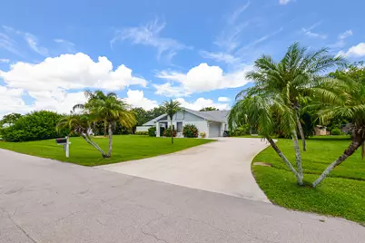 1872 SE Elrose Street, Port Saint Lucie, FL 34952 - Photo 4