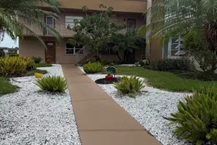 29 Flanders A, Delray Beach, FL 33484 - Photo 16