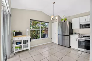 7285 Burgess Dr, Lake Worth, FL 33467 - Photo 6