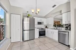 7285 Burgess Dr, Lake Worth, FL 33467 - Photo 8