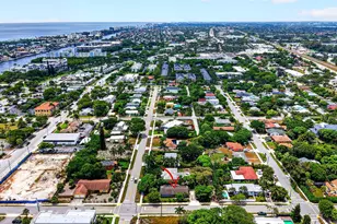 310 SE 8th St, Delray Beach, FL 33483 - Photo 8