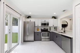 5799 Woodland Point Dr, Tamarac, FL 33319 - Photo 8
