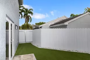 5799 Woodland Point Dr, Tamarac, FL 33319 - Photo 42
