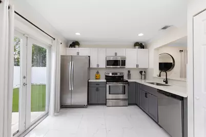 5799 Woodland Point Drive, Tamarac, FL 33319 - Photo 8