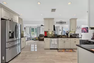4716 NW 49th Pl, Tamarac, FL 33319 - Photo 10