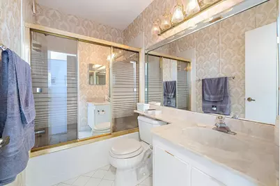 7633 Tahiti Lane #204, Lake Worth, FL 33467 - Photo 8