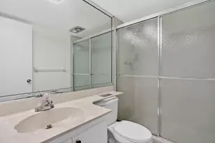 2651 S Palm Aire Dr, Pompano Beach, FL 33069 - Photo 18