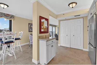 1761 SE Bridgewood Drive, Boca Raton, FL 33434 - Photo 12