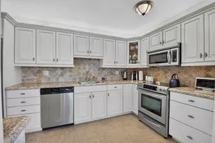 1761 SE Bridgewood Dr, Boca Raton, FL 33434 - Photo 8