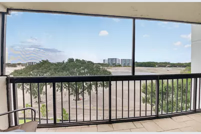 1761 SE Bridgewood Drive, Boca Raton, FL 33434 - Photo 14