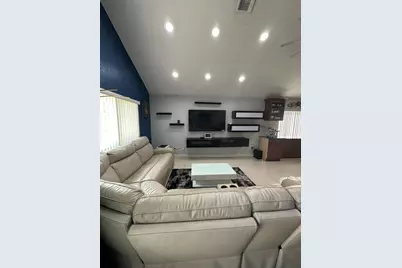 8 Elton Place, Boynton Beach, FL 33426 - Photo 2