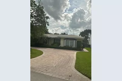 210 Palm Trail, Delray Beach, FL 33483 - Photo 2
