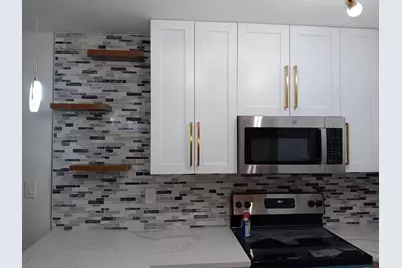 240 Horizons W #208, Boynton Beach, FL 33435 - Photo 2