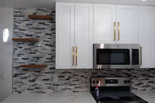 240 Horizons W, Boynton Beach, FL 33435 - Photo 2