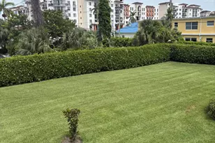 240 Horizons W, Boynton Beach, FL 33435 - Photo 10