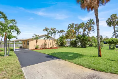 357 Garden Boulevard, Palm Beach Gardens, FL 33410 - Photo 2