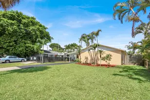 357 Garden Blvd, Palm Beach Gardens, FL 33410 - Photo 24
