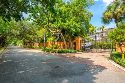 2765 Brickell Court, Miami, FL 33129 - Photo 42