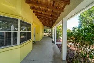 8645 SE Alabama Pl, Hobe Sound, FL 33455 - Photo 4