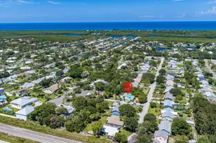 8645 SE Alabama Pl, Hobe Sound, FL 33455 - Photo 2