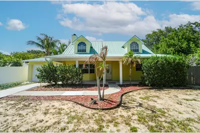 8645 SE Alabama Place, Hobe Sound, FL 33455 - Photo 1