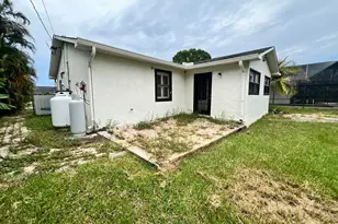 1290 SW Fletcher Ln, Port Saint Lucie, FL 34953 - Photo 4