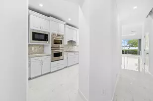 88 N Lakeshore Dr, Hypoluxo, FL 33462 - Photo 14