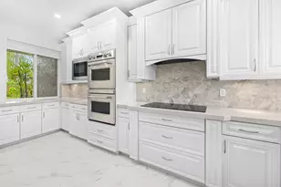 88 N Lakeshore Dr, Hypoluxo, FL 33462 - Photo 12