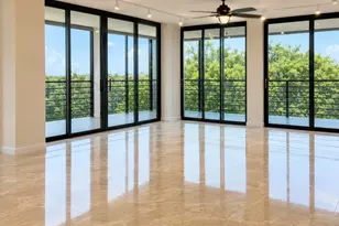 7568 Regency Lake Dr, Boca Raton, FL 33433 - Photo 8