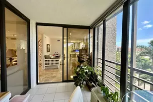 7568 Regency Lake Dr, Boca Raton, FL 33433 - Photo 12