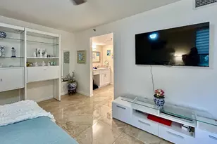 7568 Regency Lake Dr, Boca Raton, FL 33433 - Photo 20