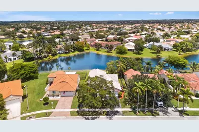 18871 NW 2nd Street, Pembroke Pines, FL 33029 - Photo 4