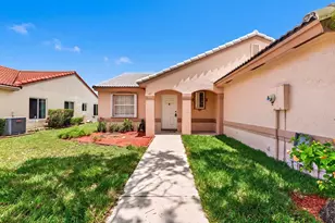 18871 NW 2nd St, Pembroke Pines, FL 33029 - Photo 2