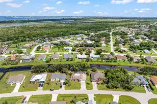 2081 SE South Buttonwood Dr, Port Saint Lucie, FL 34952 - Photo 10