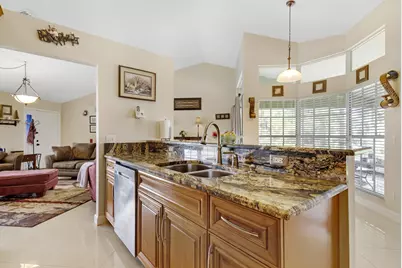 574 SW Fairview Avenue, Port Saint Lucie, FL 34983 - Photo 4