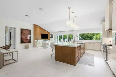 11863 Lake Shore Place, Palm Beach Gardens, FL 33408 - Photo 14