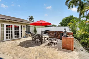 910 NE 205th St, Miami, FL 33179 - Photo 36
