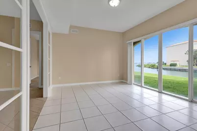 5 Harbour Isle Drive E #103 with Garage, Fort Pierce, FL 34949 - Photo 8