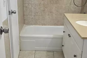 4851 NW 26th Ct, Lauderdale Lakes, FL 33313 - Photo 10