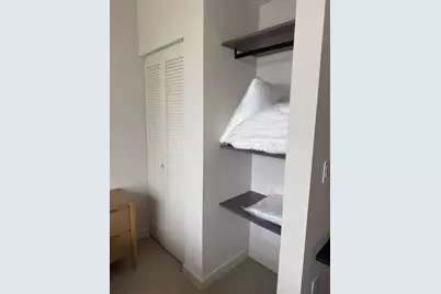 11 NE 6th Street #2215, Miami, FL 33132 - Photo 10