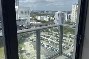 11 NE 6th St, Miami, FL 33132 - Photo 6