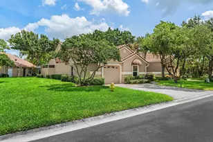 2201 Heather Run Terrace, Palm Beach Gardens, FL 33418 - Photo 2