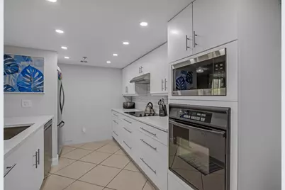 955 Egret Circle #104, Delray Beach, FL 33444 - Photo 8