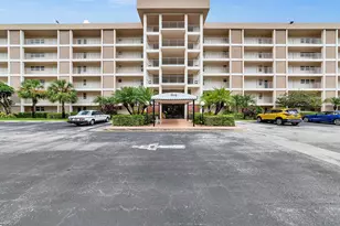 2851 S Palm Aire Dr, Pompano Beach, FL 33069 - Photo 2