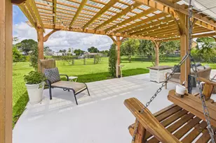 2075 SE 9th Ave, Okeechobee, FL 34974 - Photo 2