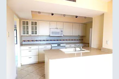 5250 Woodland Lakes Drive #231, Palm Beach Gardens, FL 33418 - Photo 4