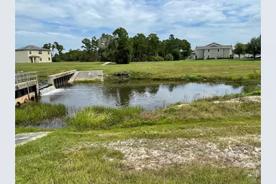 5565 NW Pine Trail Circle, Port Saint Lucie, FL 34983 - Photo 8
