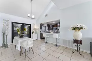 400 NW 98th Ave, Pembroke Pines, FL 33024 - Photo 6