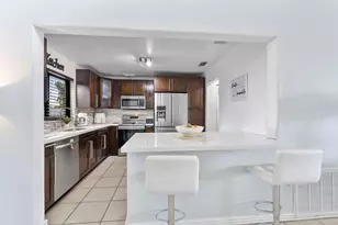 400 NW 98th Ave, Pembroke Pines, FL 33024 - Photo 8